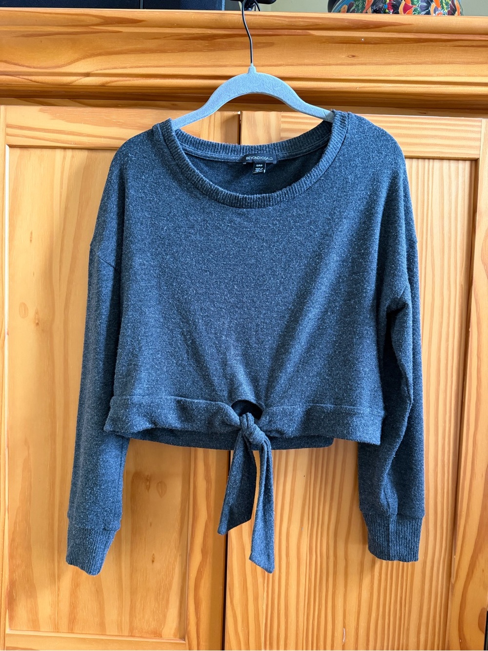 Beyond Yoga Why Knot Pullover Charcoal Grey